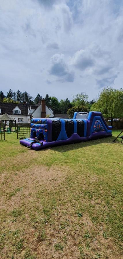 Hen & Stag Retreat Weekend Stay Sleeps 10 To 30 Thetford Buitenkant foto