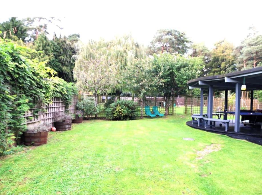 Hen & Stag Retreat Weekend Stay Sleeps 10 To 30 Thetford Buitenkant foto