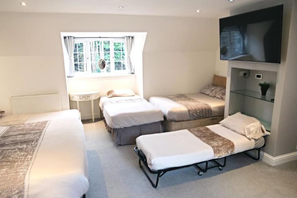 Hen & Stag Retreat Weekend Stay Sleeps 10 To 30 Thetford Buitenkant foto