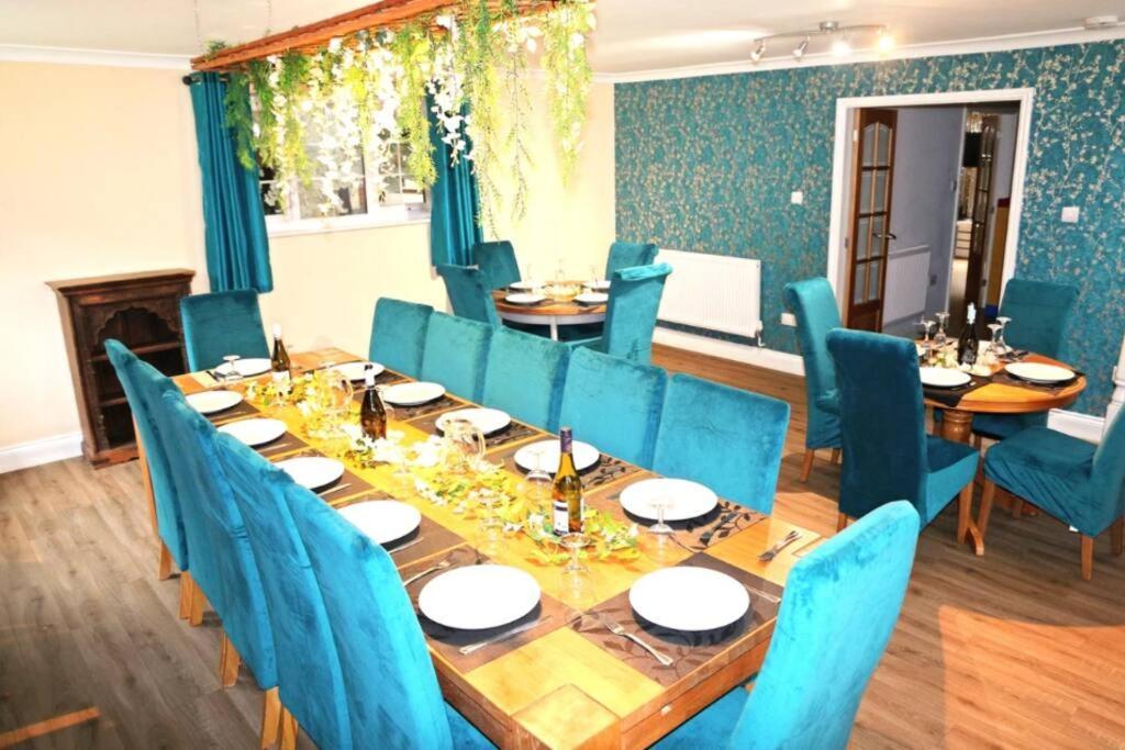 Hen & Stag Retreat Weekend Stay Sleeps 10 To 30 Thetford Buitenkant foto