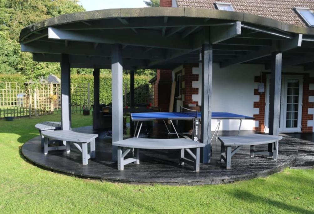 Hen & Stag Retreat Weekend Stay Sleeps 10 To 30 Thetford Buitenkant foto